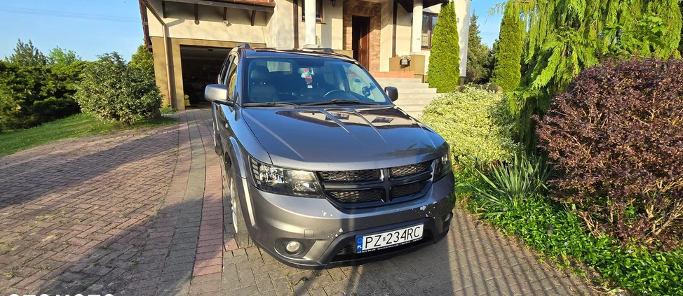 Fiat Freemont cena 33500 przebieg: 263000, rok produkcji 2012 z Gniezno małe 277